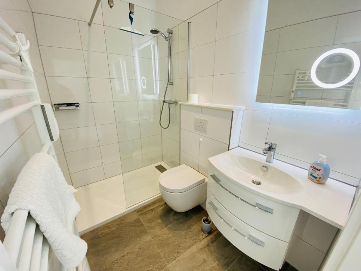 Berringer, Scholle, Direkt An Der Promenade Apartment Росток Екстериор снимка